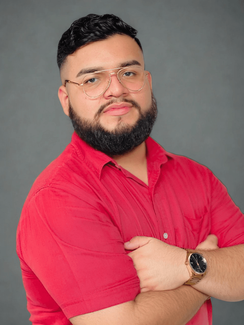 Headshot of Leonardo González, founder of Guanaco's Tech